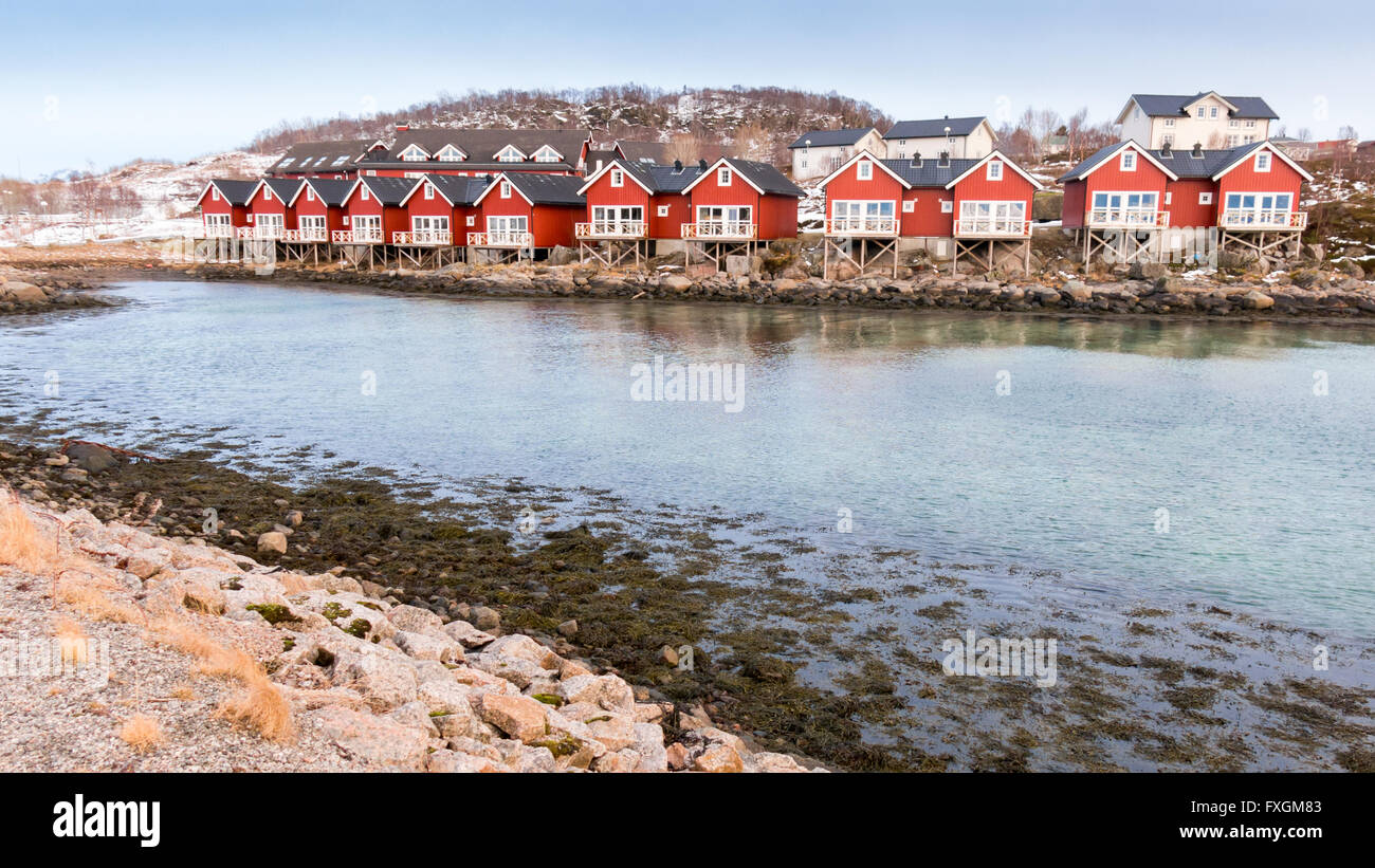 Waterfront rorbu cabine in Stokmarknes, Vesteralen, Norvegia Foto Stock