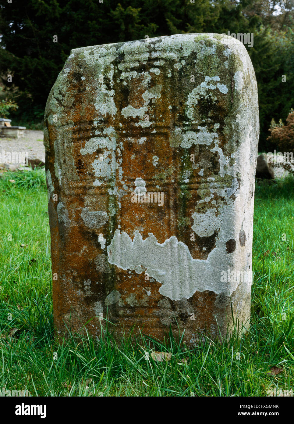 Uno dei 4 dei primi cristiani cross-segnato pietre all'ex chiesa di St David, Llanychlwydog nel Gwaun Valley, Pembrokeshire. Foto Stock