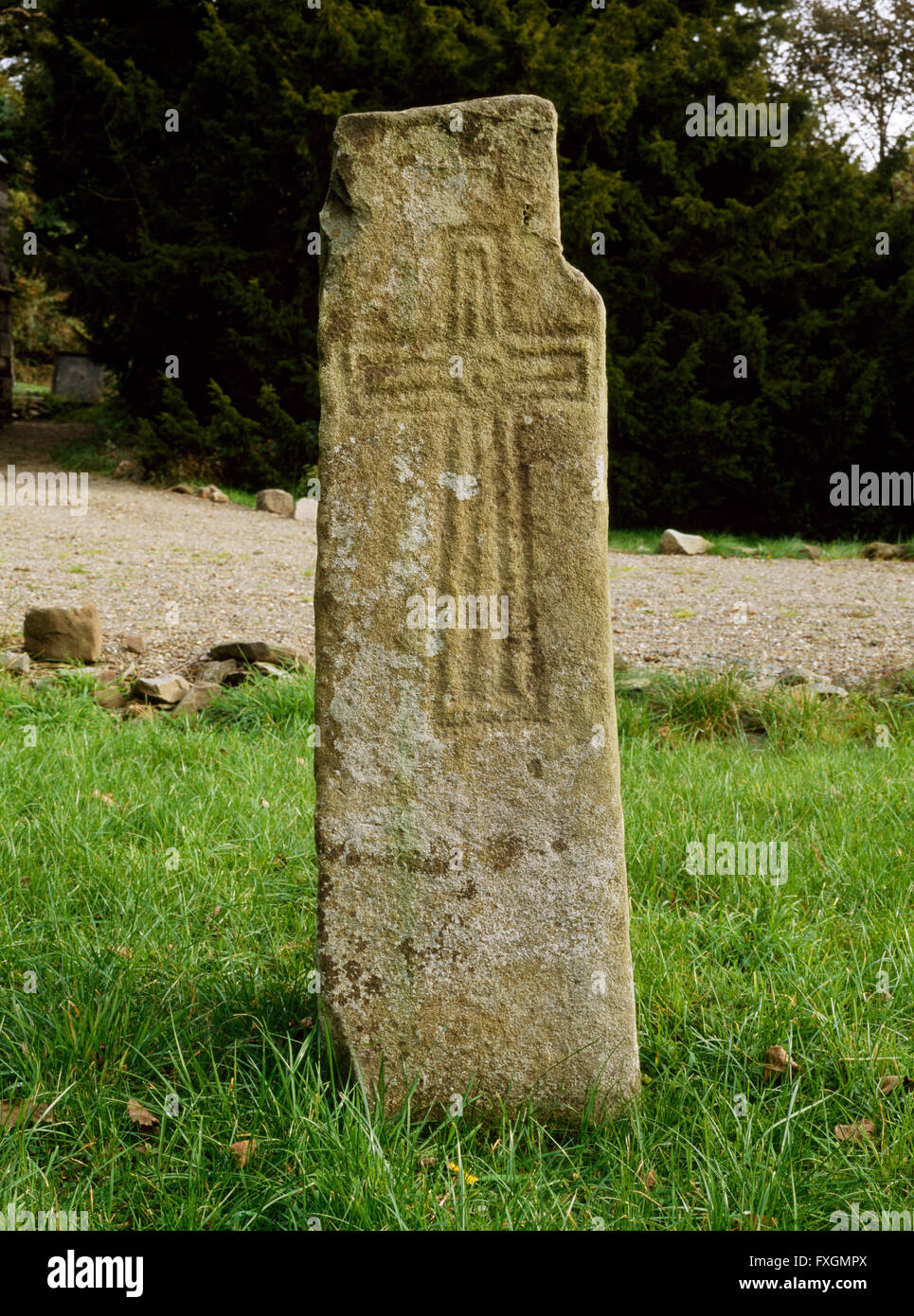 Uno dei 4 dei primi cristiani cross-segnato pietre all'ex chiesa di St David, Llanychlwydog nel Gwaun Valley, Pembrokeshire. Foto Stock