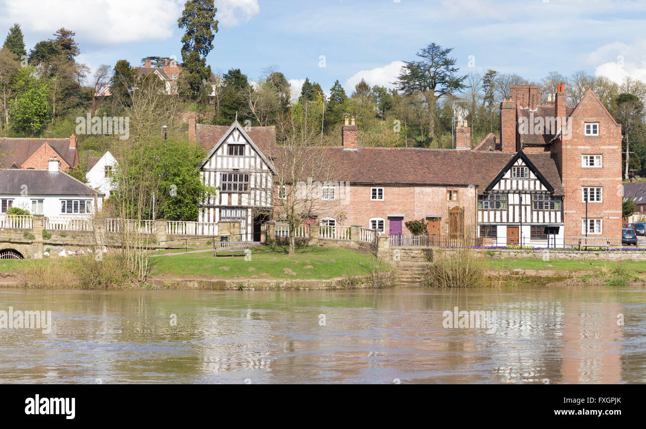 Edifici storici in riverside città di Baja Sardinia, Worcestershire, England, Regno Unito Foto Stock