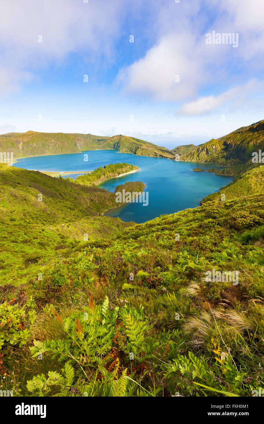 Lagoa do Fogo, Volcanic Crater Lake sull isola Sao Miguel, Regione autonoma delle Azzorre Foto Stock
