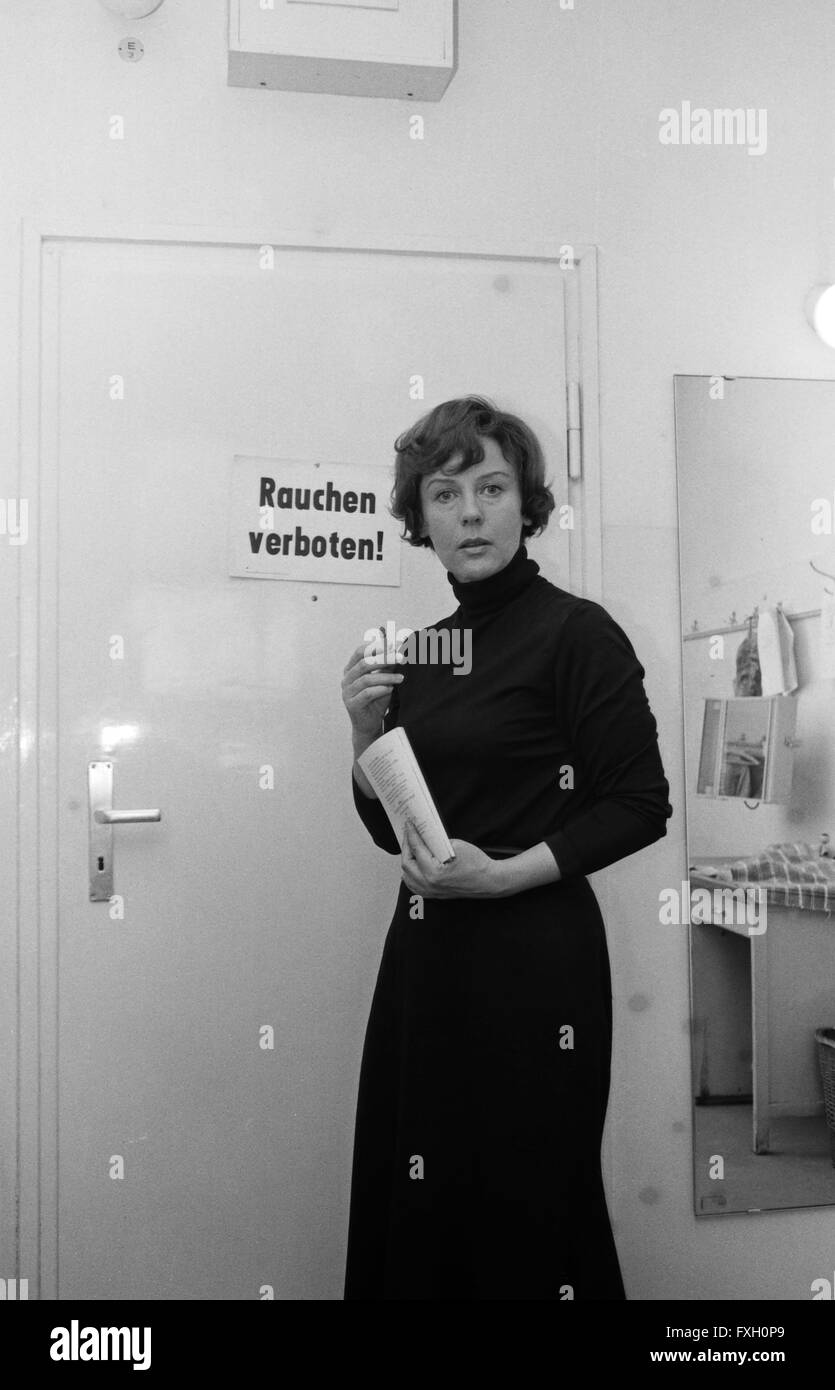 Deutsche Schauspielerin Doris Schade, Deutschland 1970er Jahre. Attrice tedesca Doris Schade, Germania degli anni settanta. 24x36swNeg469 Foto Stock