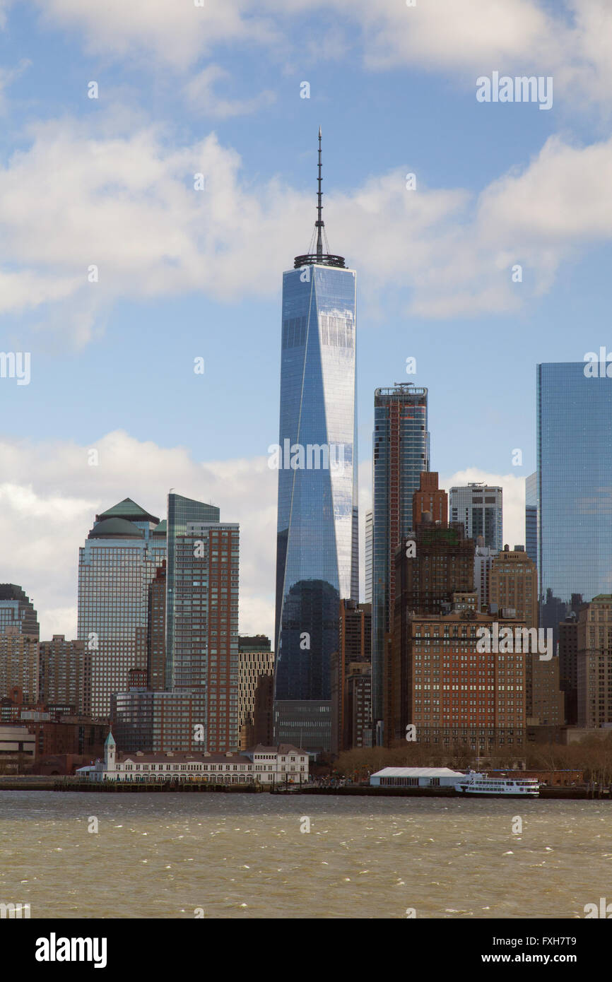 Un centro commerciale edificio o la Freedom Tower, Manhattan, New York City, Stati Uniti d'America. Foto Stock