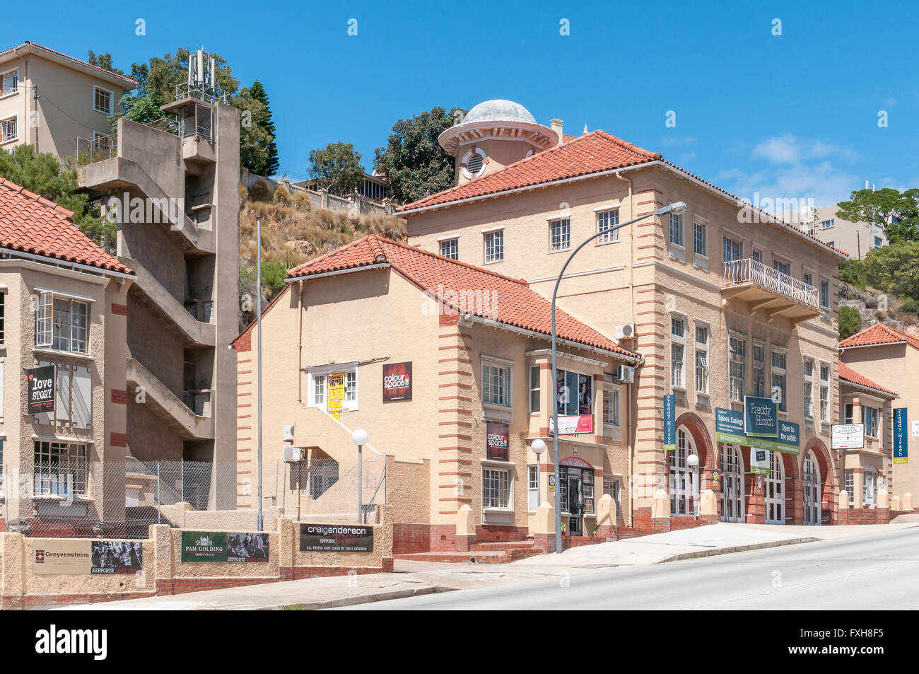 PORT ELIZABETH, SUD AFRICA - 27 febbraio 2016: la vecchia stazione dei vigili del fuoco in Albany strada fu costruito nel 1930 come è ora un business Foto Stock