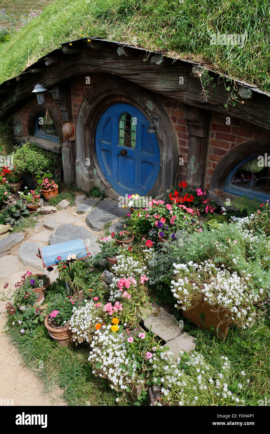 Giardino davanti casa Hobbit a Hobbiton Movie set in Nuova Zelanda Foto Stock
