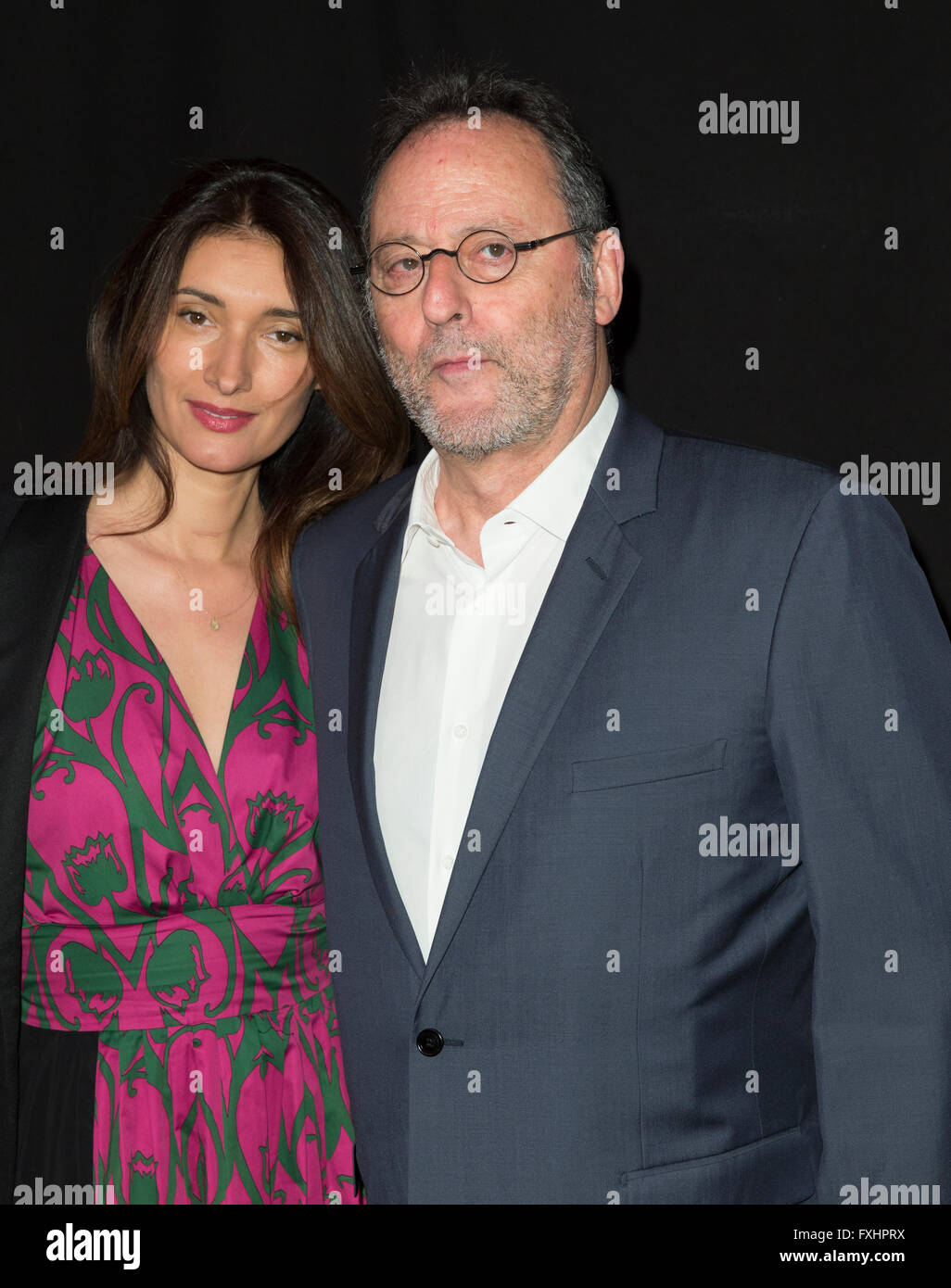 New York, NY, Stati Uniti d'America - 13 Aprile 2016: Zofia Borucka, Jean Reno frequentare la serata di apertura del TFF premiere mondiale il primo lunedì di maggio a BMCC Foto Stock