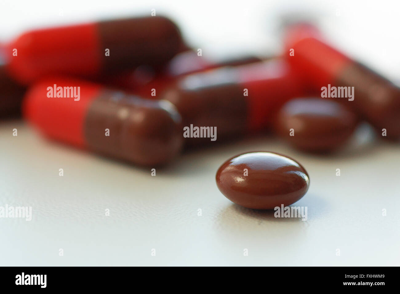 Pillole di prescrizione sulla superficie Foto Stock