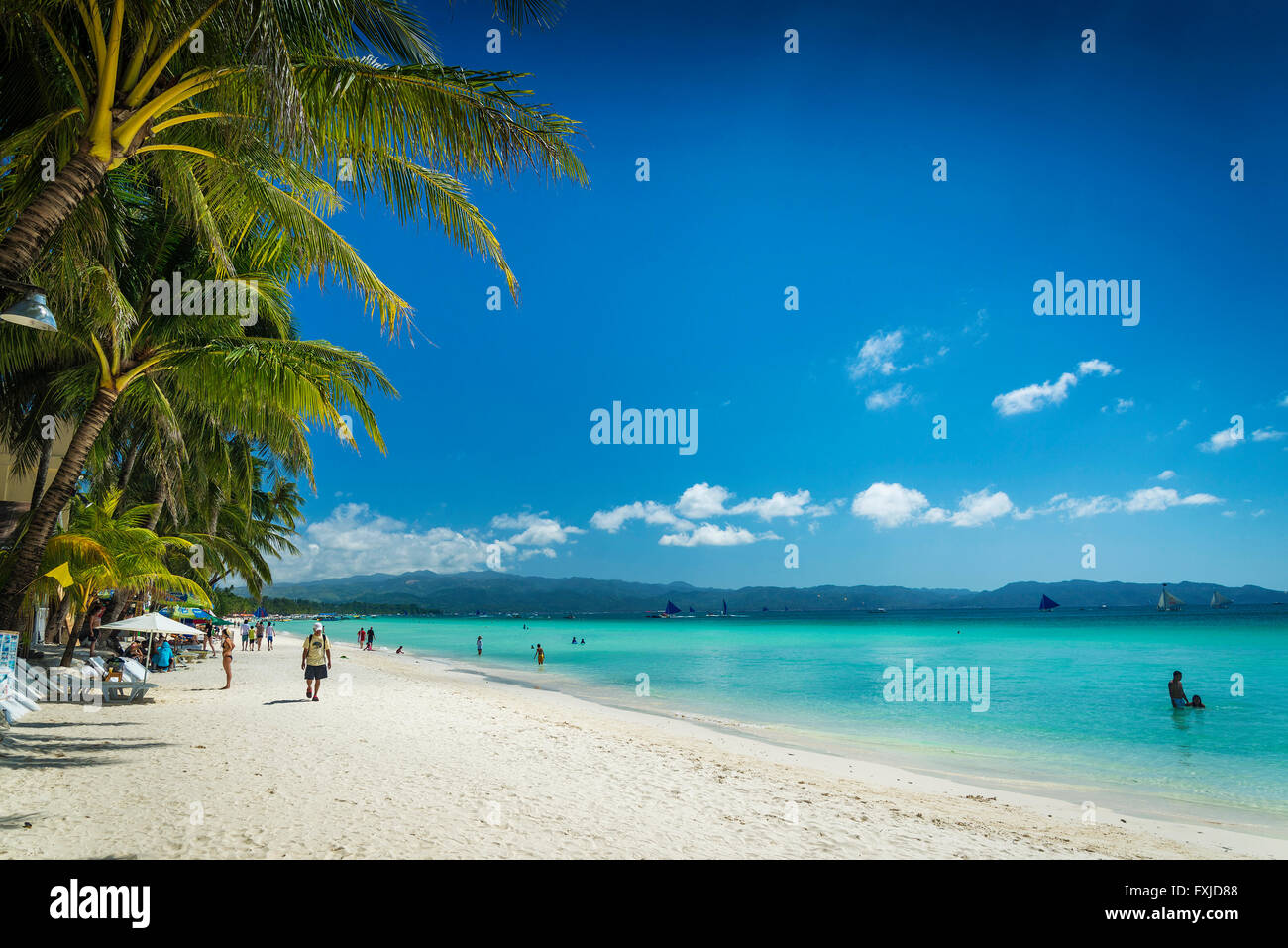 Il Boracay Island costa tropicale spiaggia paesaggio nelle Filippine Foto Stock