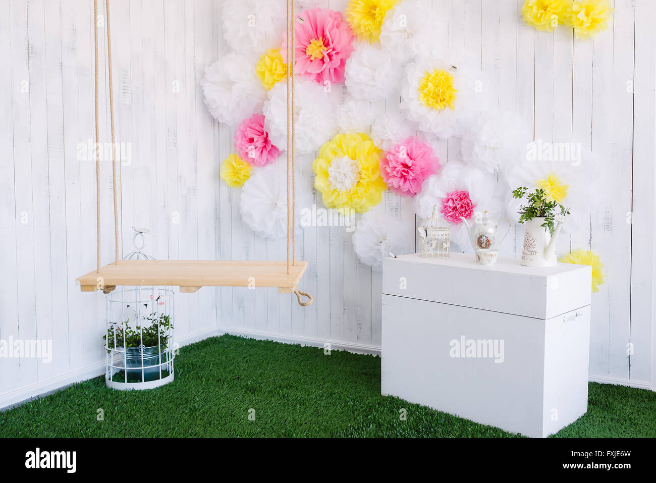 Zona di foto in studio con fiori Foto Stock