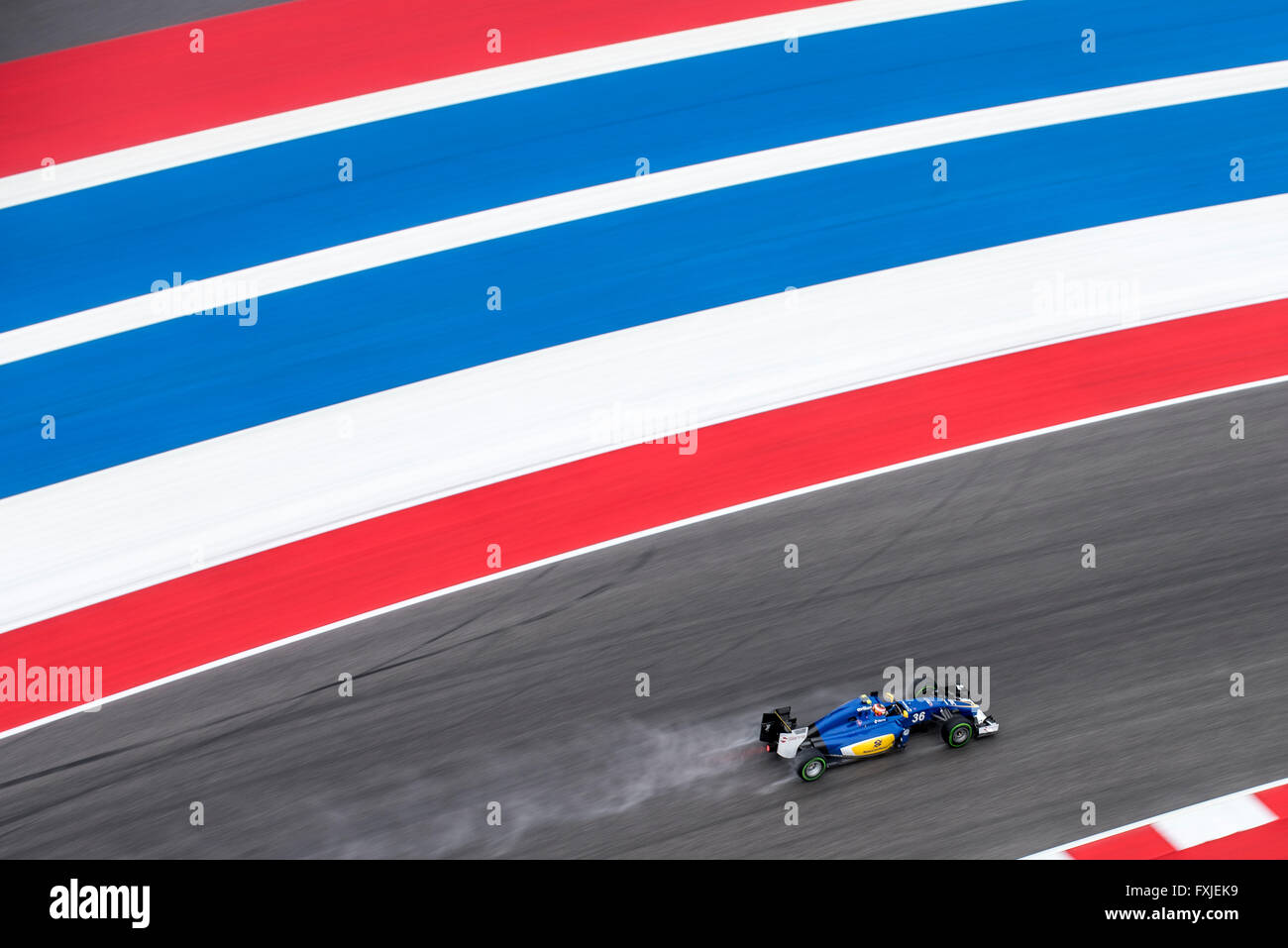La Sauber il pilota di riserva per Raffaele Marciello gioca sotto la pioggia nel corso del PQ1 prima del 2015 US Grand Prix al circuito delle Americhe Foto Stock