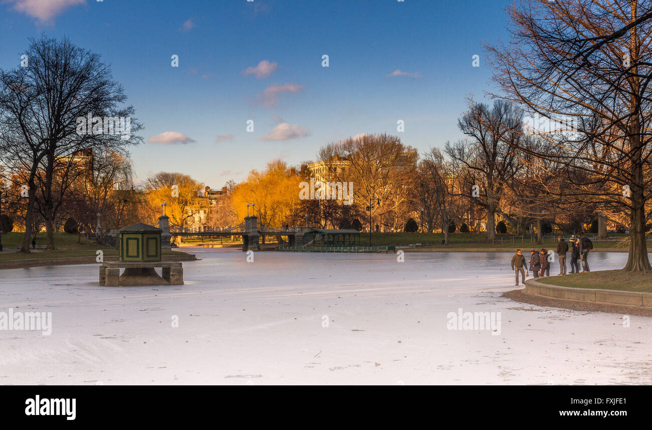 Boston Public Garden lago in inverno Foto Stock