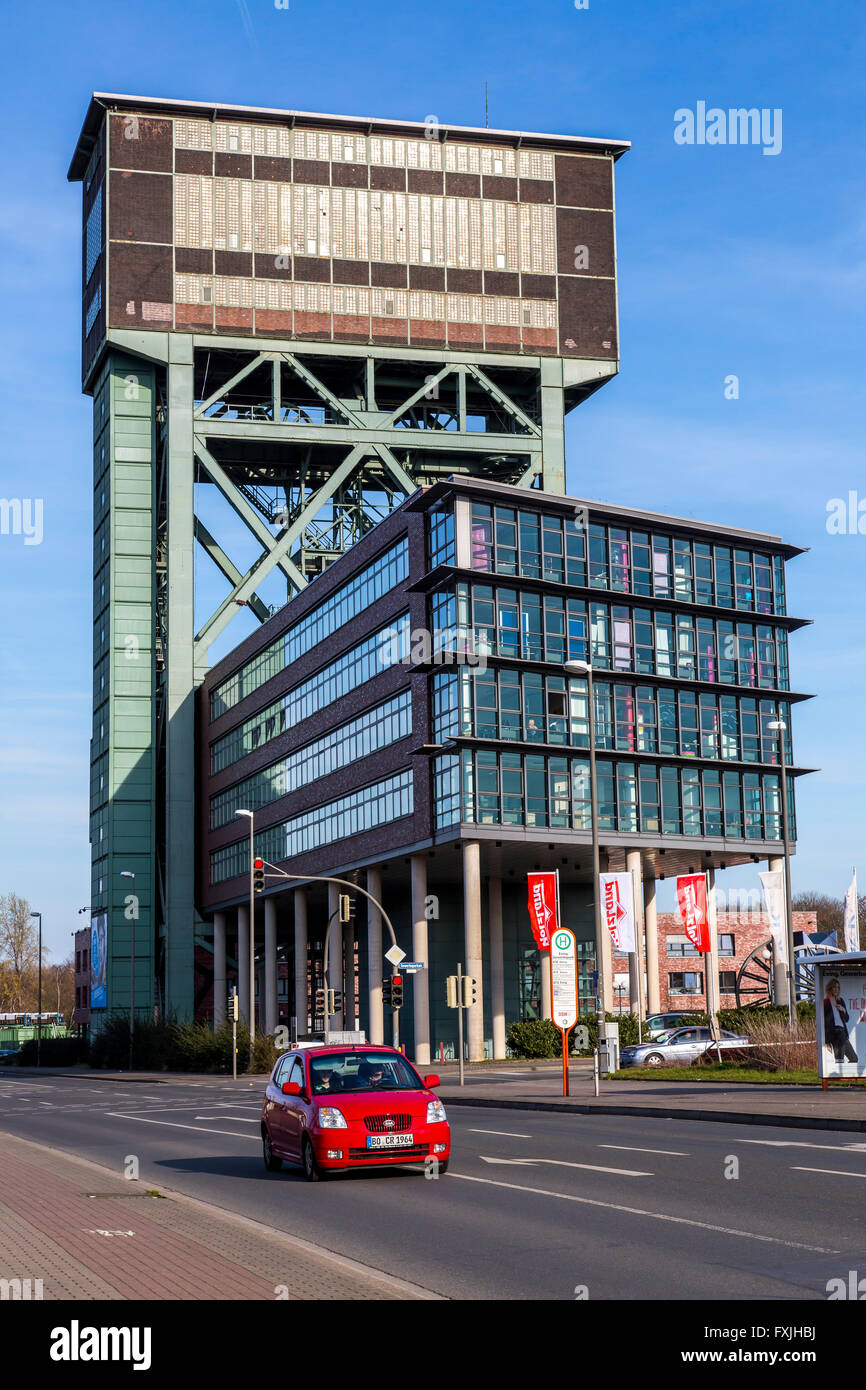 Headframe dell ex ministro colliery Stein di Dortmund in Germania, con nuovi edifici per uffici sotto la Tower Colliery, Foto Stock