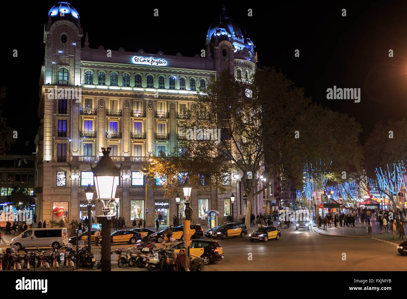 Notte Tempo in Placa de Catalunya di Barcellona, Spagna. Foto Stock