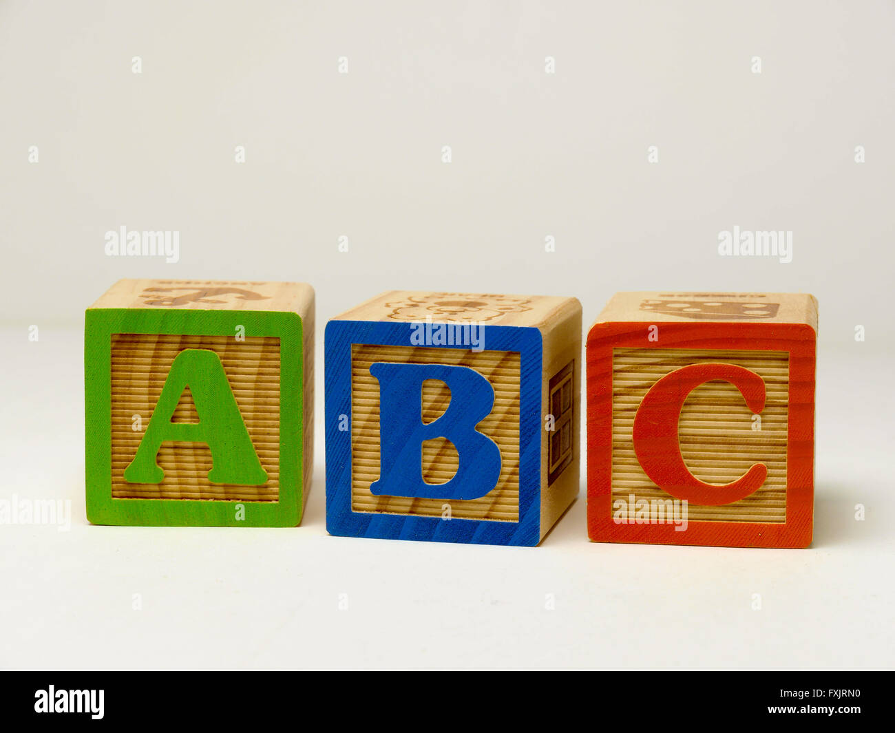 Bambini i blocchi di costruzione l'ortografia della parola abc. Foto Stock