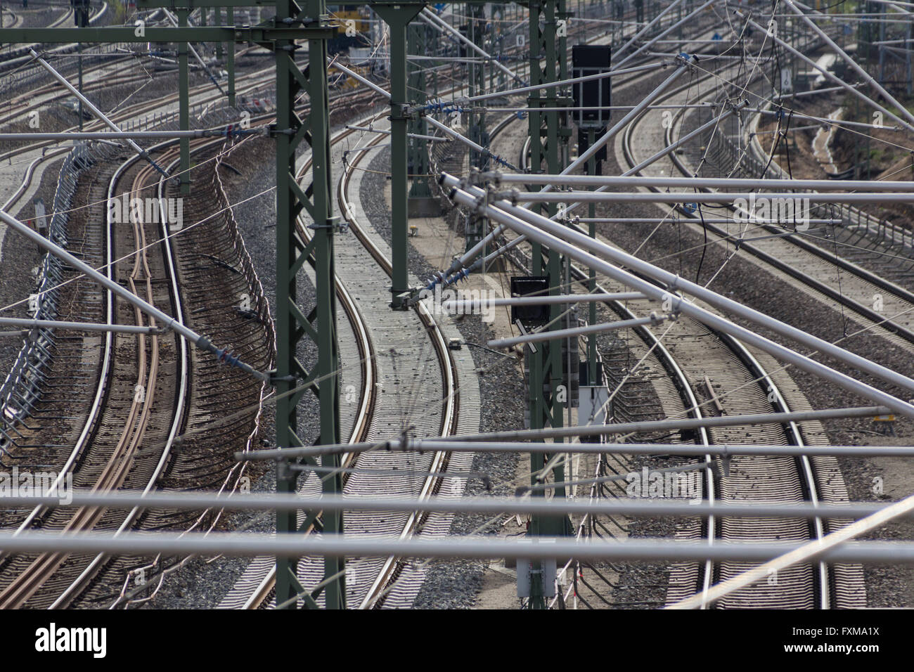 La ferrovia, binari, ferrovie e linee di alimentazione - Concetto di viaggio Foto Stock