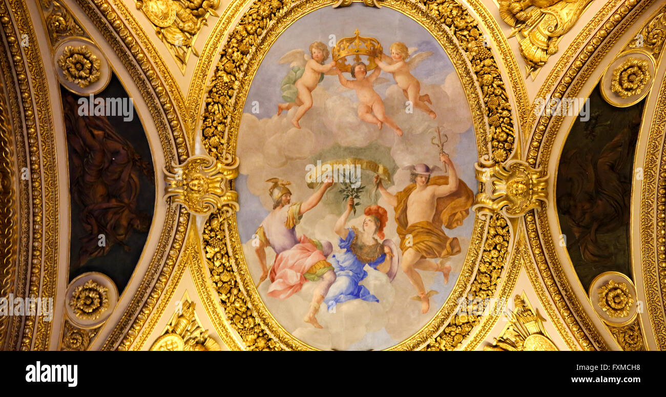 Un affresco a soffitto del Louvre di Parigi, Francia. Foto Stock