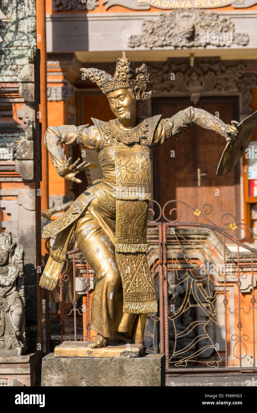 Statua di stile Balinese tradizionale danza, Ubud, Bali, Indonesia Foto Stock