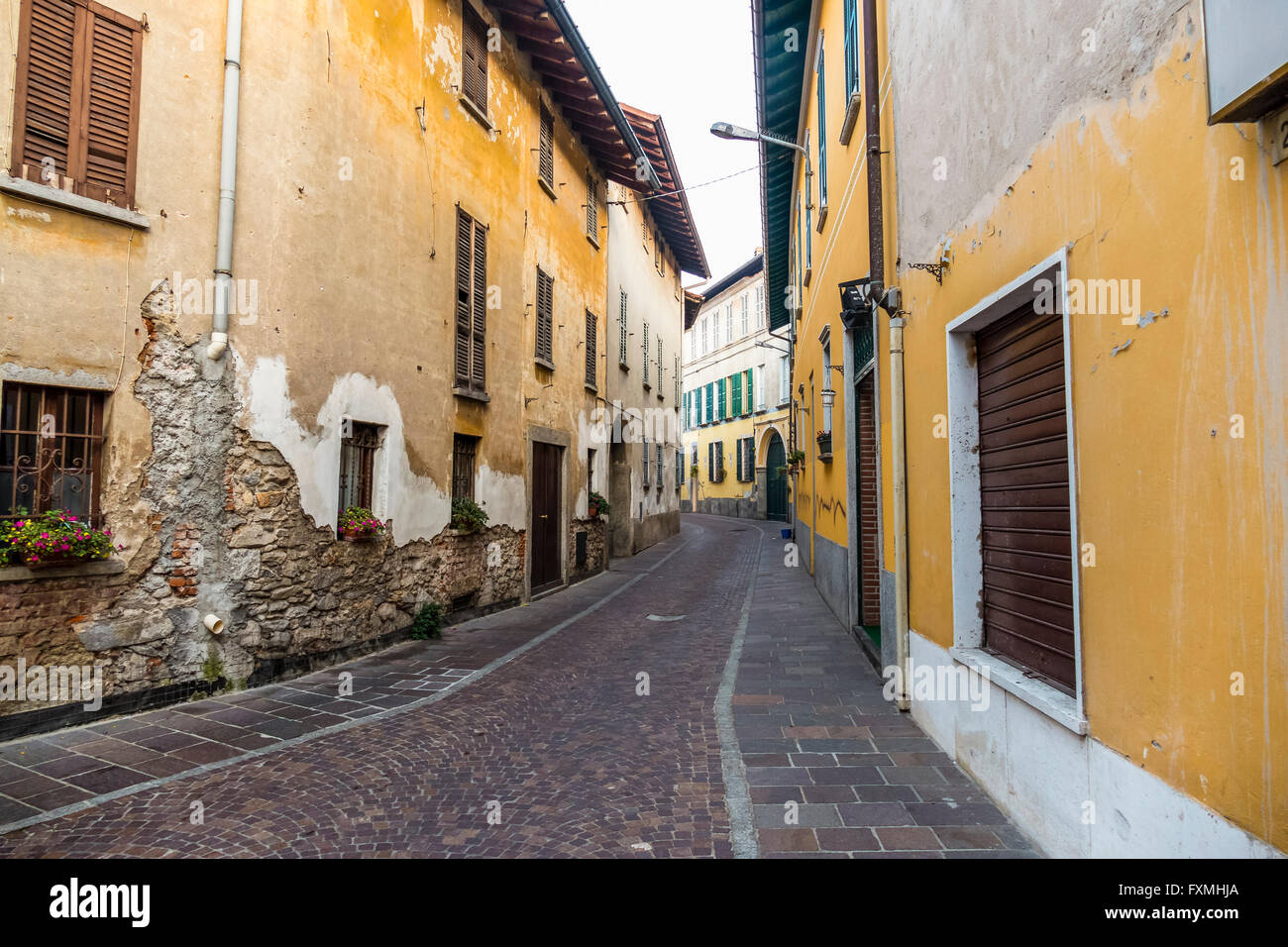 Street View di Somma Lombardo a Varese, Italia Foto stock - Alamy