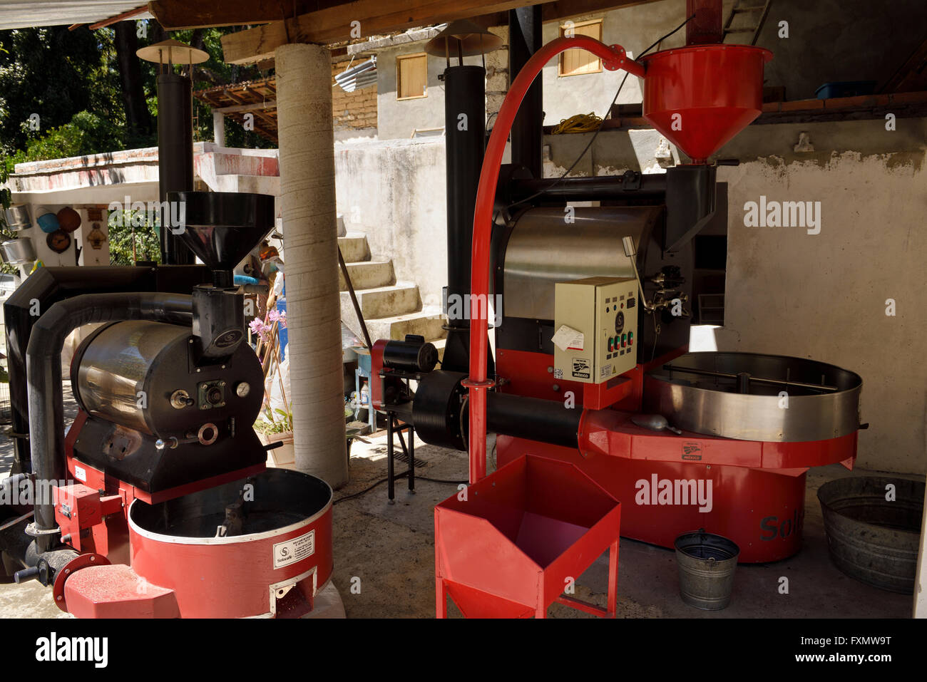 Caffè apparecchiatura di elaborazione in una piantagione in Jalisco Messico Foto Stock