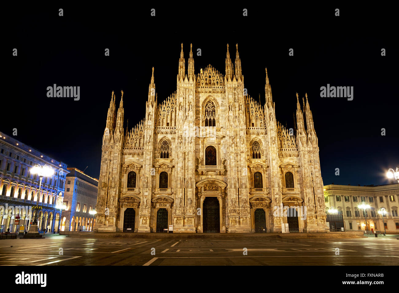 Duomo presto la sera in Milano, Italia Foto Stock