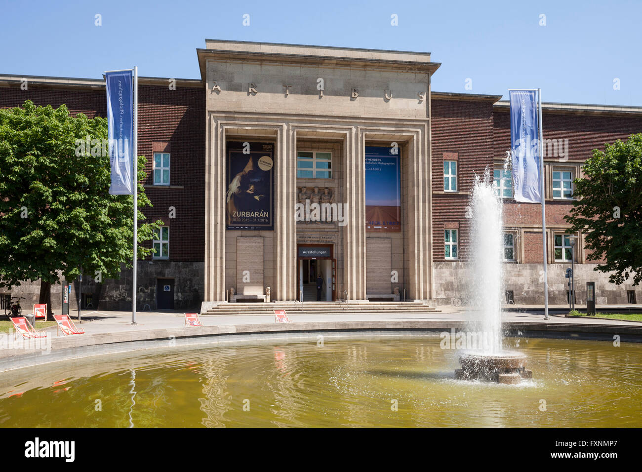 Museo Kunstpalast, Ehrenhof centro culturale, Düsseldorf, Renania, Renania settentrionale-Vestfalia, Germania Foto Stock