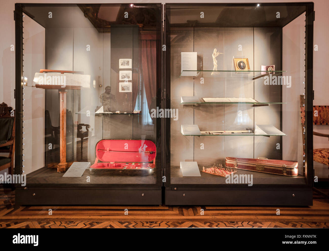 Italia Liguria Genova , Strada Nuova - Via Garibaldi - Palazzo Nicolò Grimaldi - Palazzo Tursi - Sala dedicata a Niccolò Paganini Foto Stock