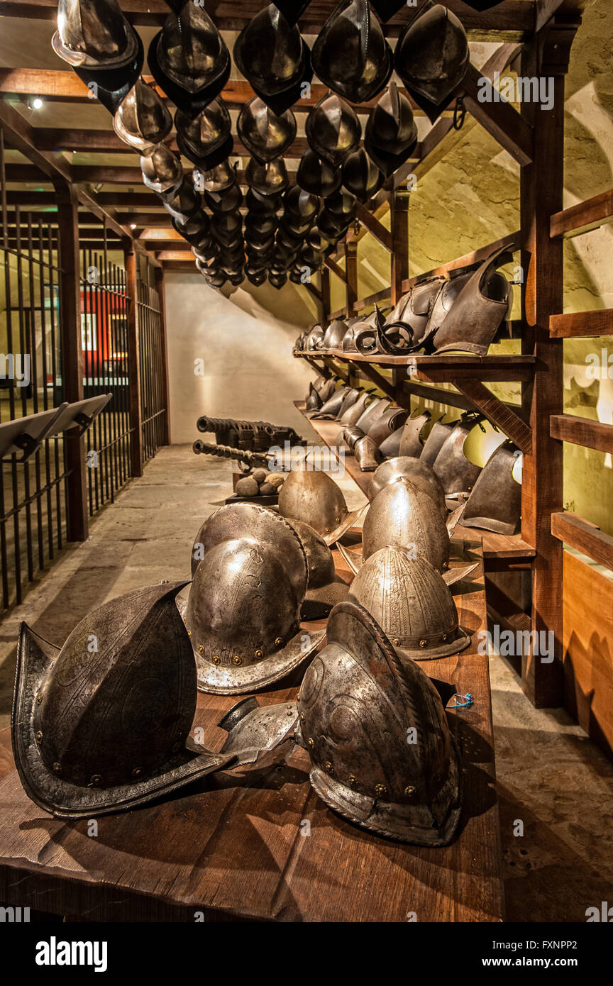 Italia Liguria Genova Galata Museo del Mare - le armi della Repubblica -caschi Foto Stock