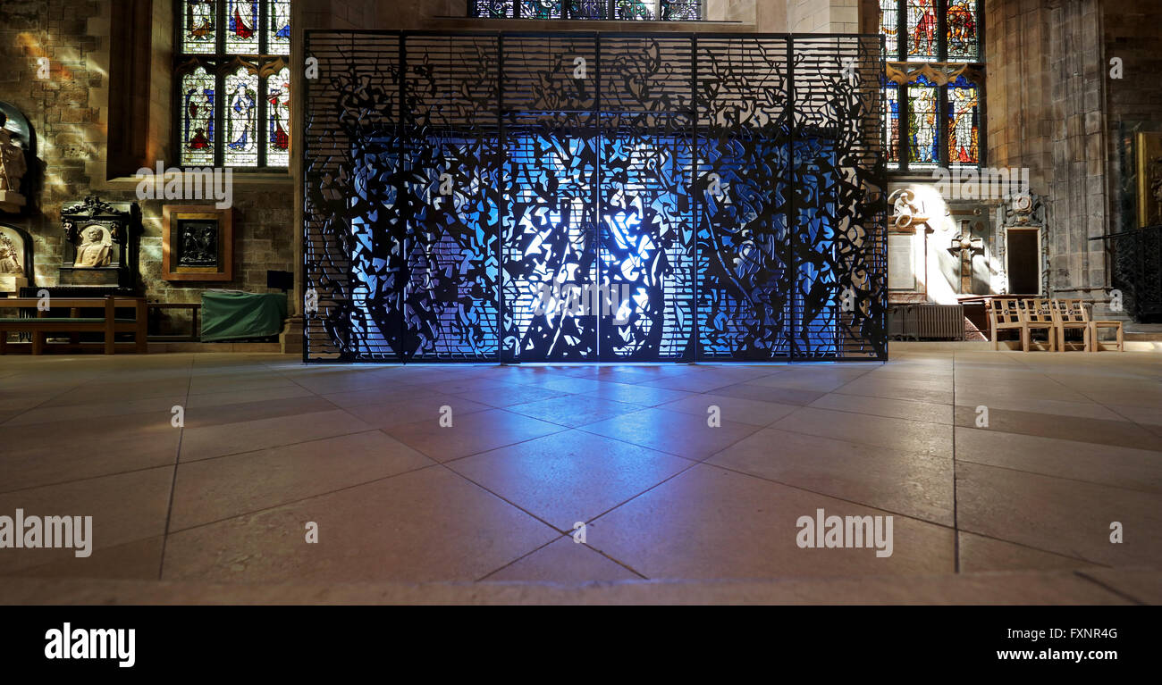Schermo metallico 330 x 580 cm la pittura del vetro 260 x 540 x 230 cm Anno: 2010 nuovo portico ad ovest, la cattedrale di St. Giles, Edimburgo, Scozia Foto Stock