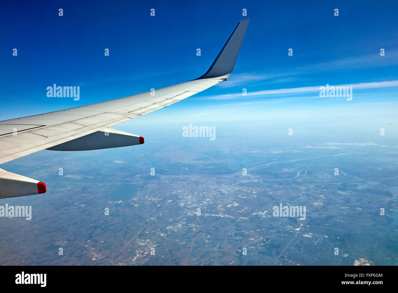 Jet del passeggero al di sopra di Phnom Penh e del fiume Mekong, Cambogia Foto Stock