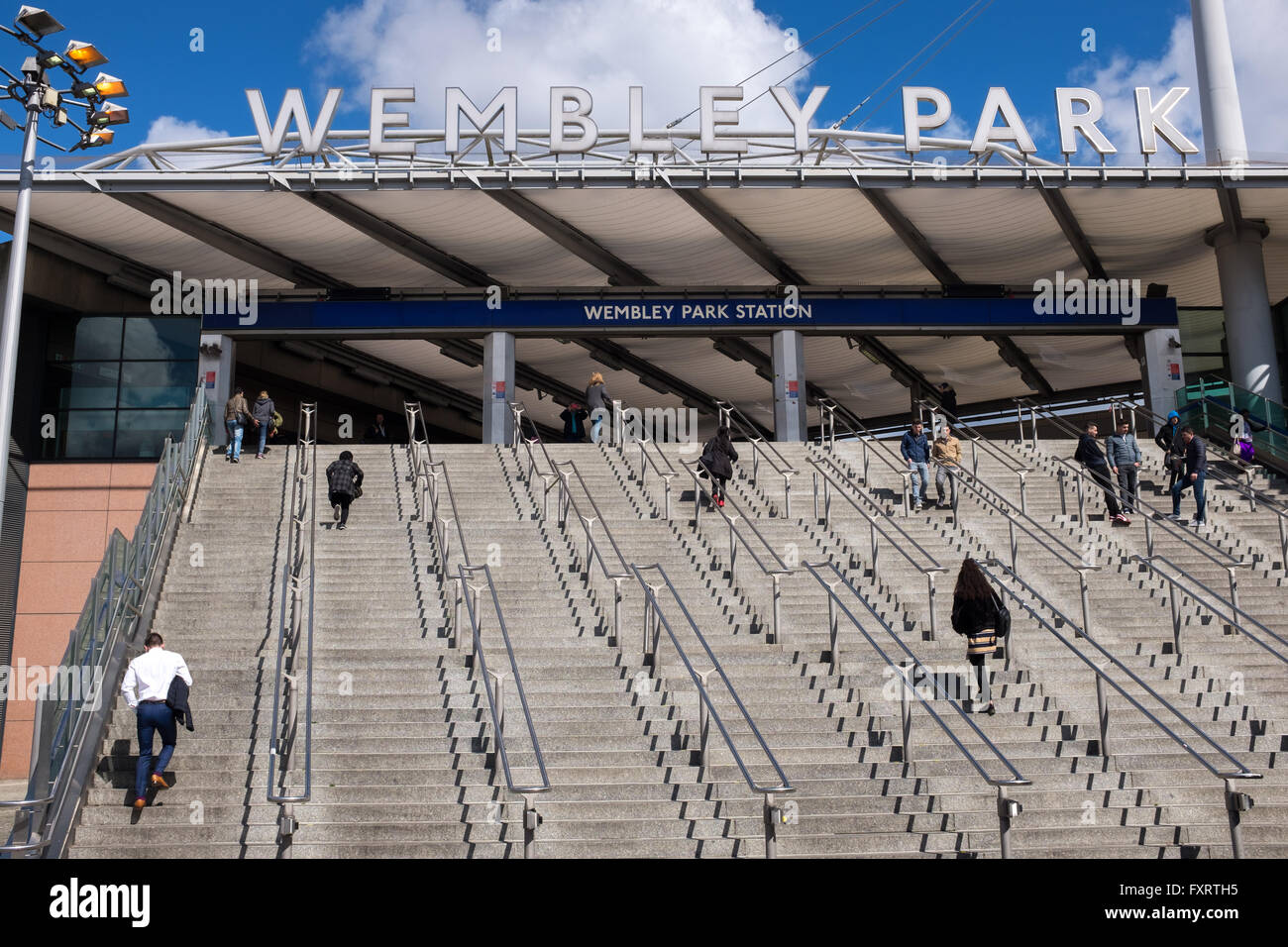 Ingresso alla stazione di Wembley Park vicino al Wembley Stadium Foto Stock