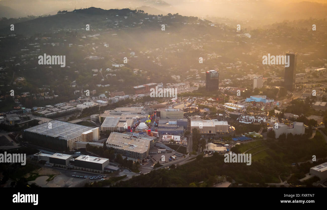 Vista aerea, Universal Studios nella luce della sera, gli Universal Studios di Hollywood e Los Angeles in Los Angeles County, California Foto Stock