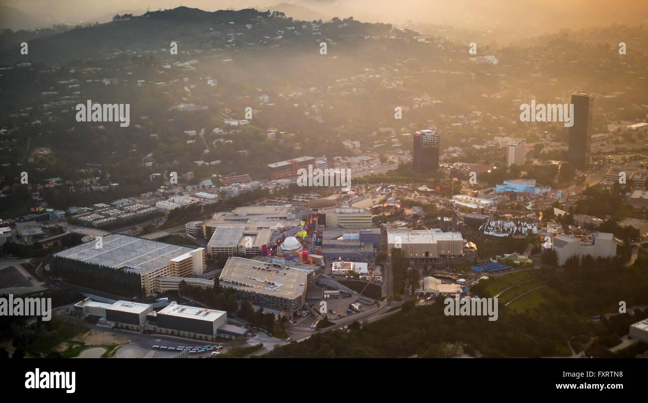 Vista aerea, Universal Studios nella luce della sera, gli Universal Studios di Hollywood e Los Angeles in Los Angeles County, California Foto Stock