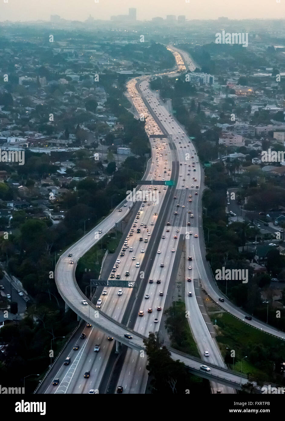 Vista aerea, ora il traffico sull'autostrada 405, Interstate 405, Los Angeles, nella contea di Los Angeles, California, Stati Uniti d'America, USA, Foto Stock