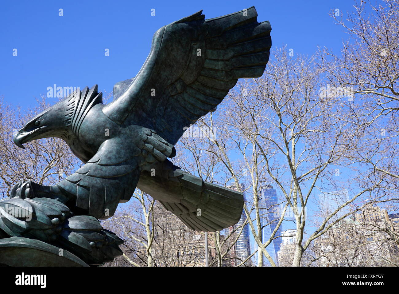 Eagle statua a Battery Park, New York City, NY, Stati Uniti d'America Foto Stock