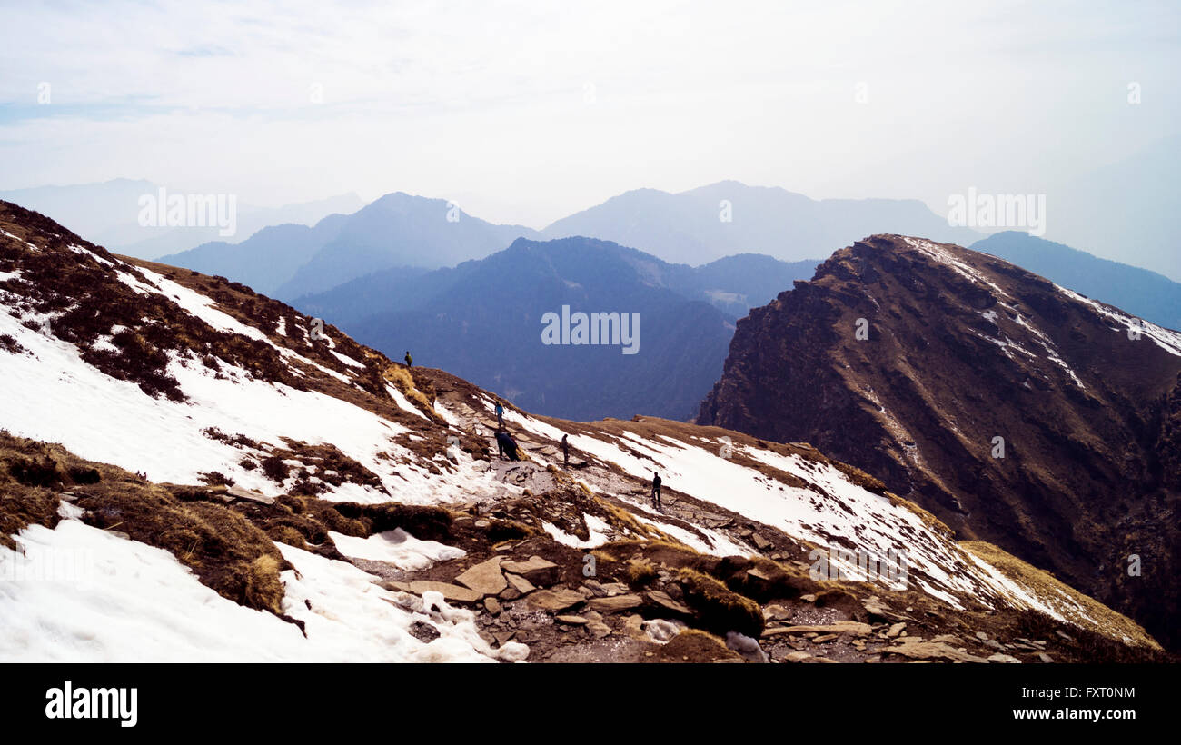 Himalaya montagne coperte di neve e trek Foto Stock