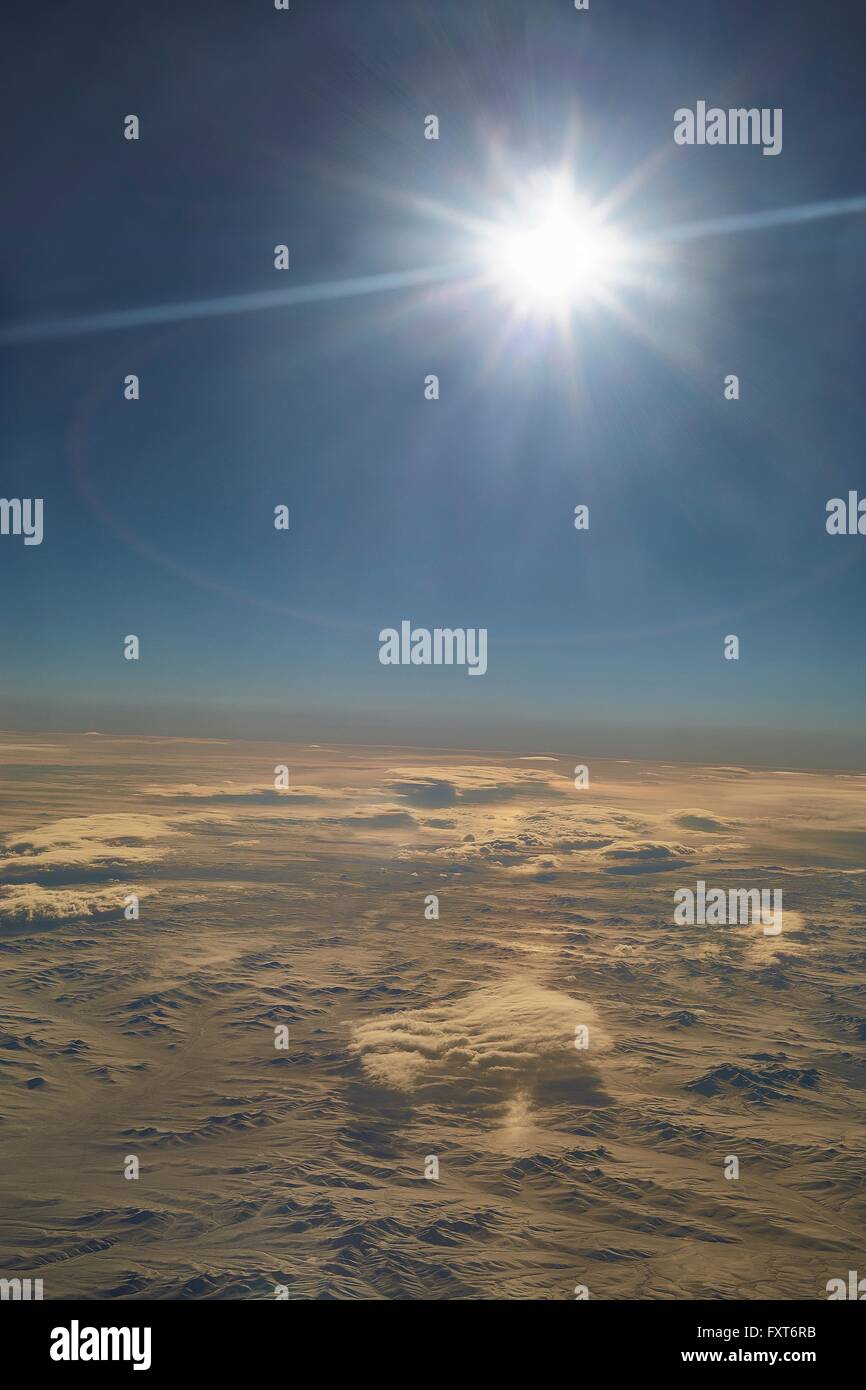 Vista aerea della Mongolia da sopra le nuvole Foto Stock