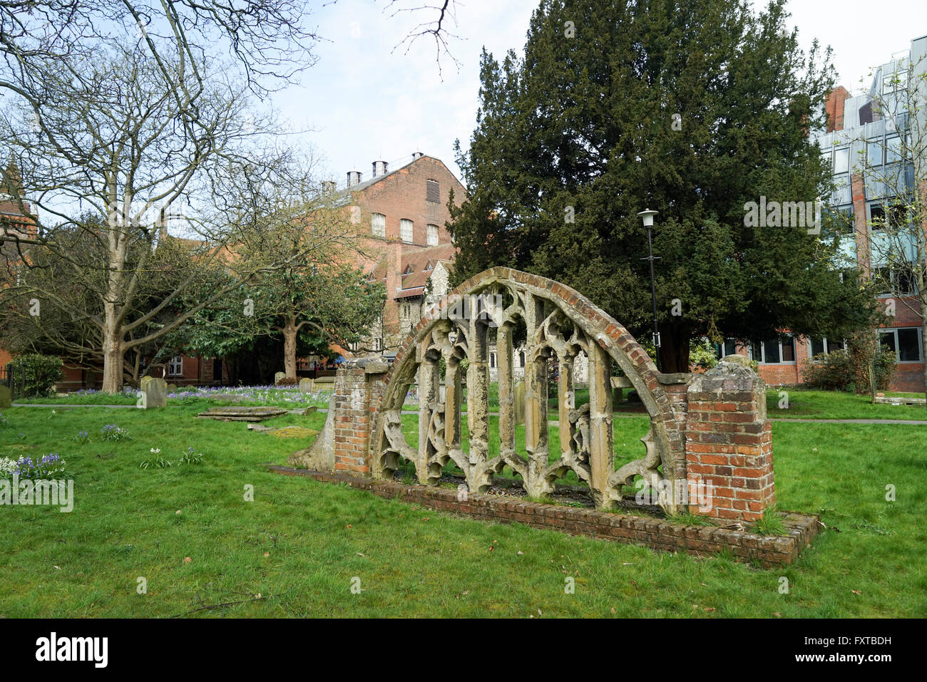 Tracery dalla finestra occidentale di San Laurance Chiesa Reading, Berkshire -1 Foto Stock