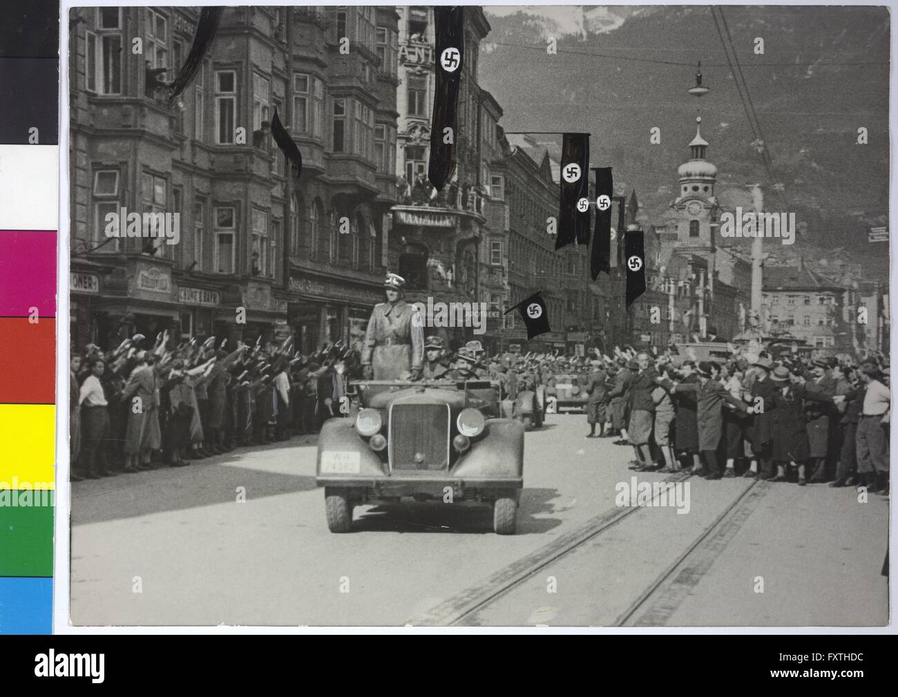 Einzug von Panzertruppen der deutschen Wehrmacht in Innsbruck Foto Stock