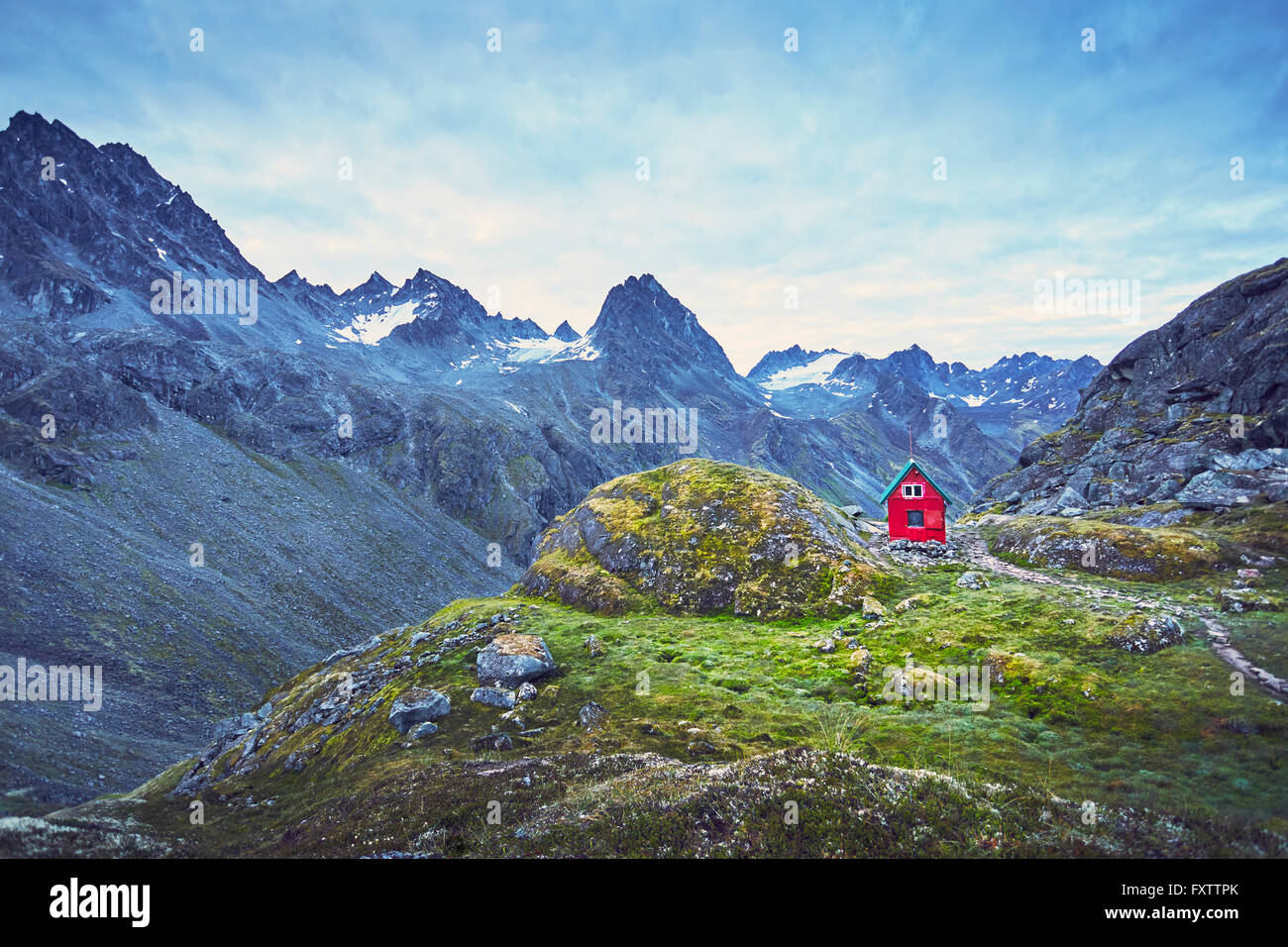 Red capanna sulla collina, Palmer, Alaska Foto Stock