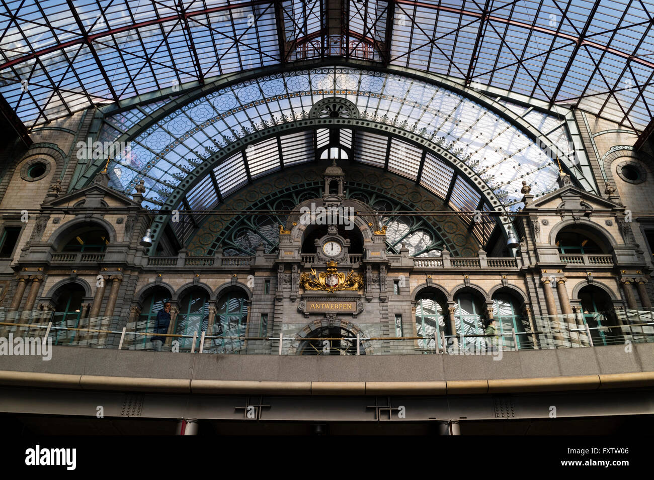 Ingresso della stazione ferroviaria centrale di Anversa Foto Stock