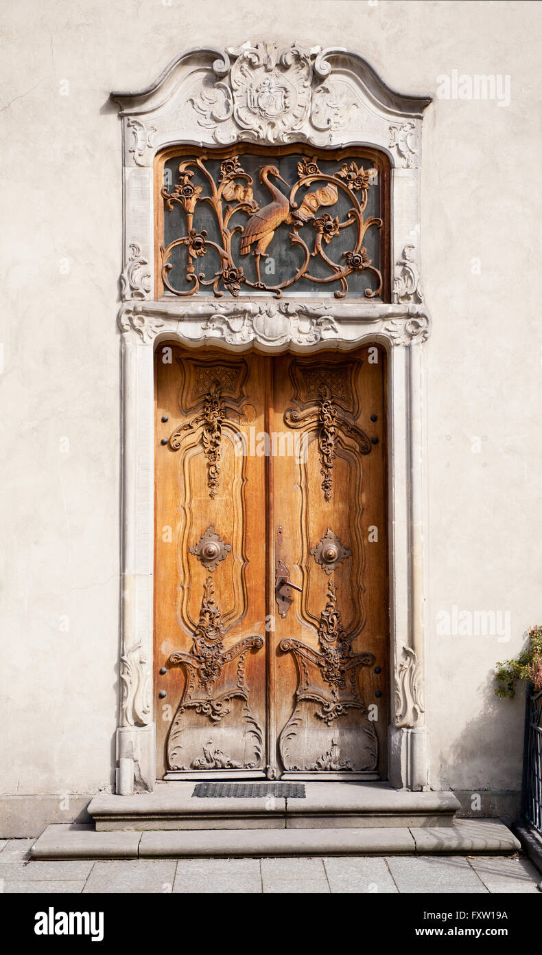 Danzica Centro Informazioni Turistiche di porte in Gdansk all'Dlugi Targ 28 Street, architettura decorativa dettagli esterni a Danzica Foto Stock