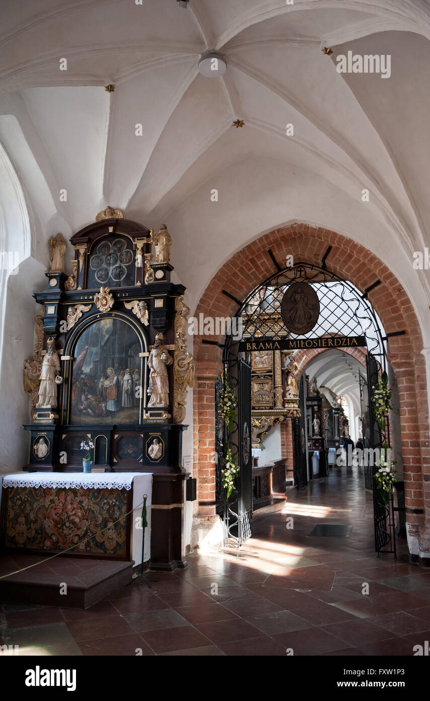 Corridoio del Nord e degli altari nella chiesa, Gdansk Oliwa Archcathedral Basilica della Santissima Trinità, la Beata Vergine Maria e di San Bernardo Foto Stock