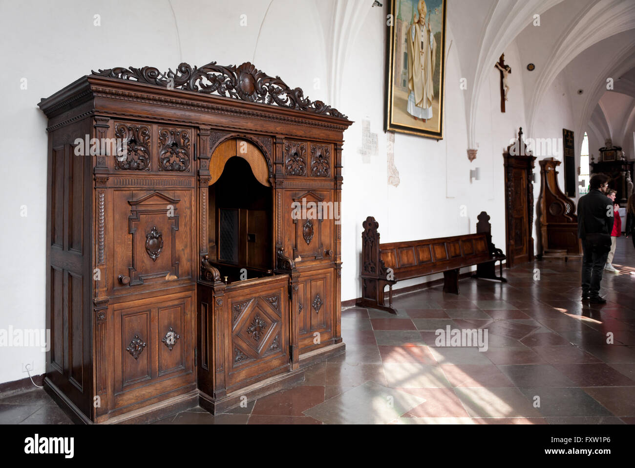 Confessionale di antiquariato in Gdansk Oliwa Archcathedral Basilica della Santissima Trinità, la Beata Vergine Maria e di san Bernardo, Polonia Foto Stock