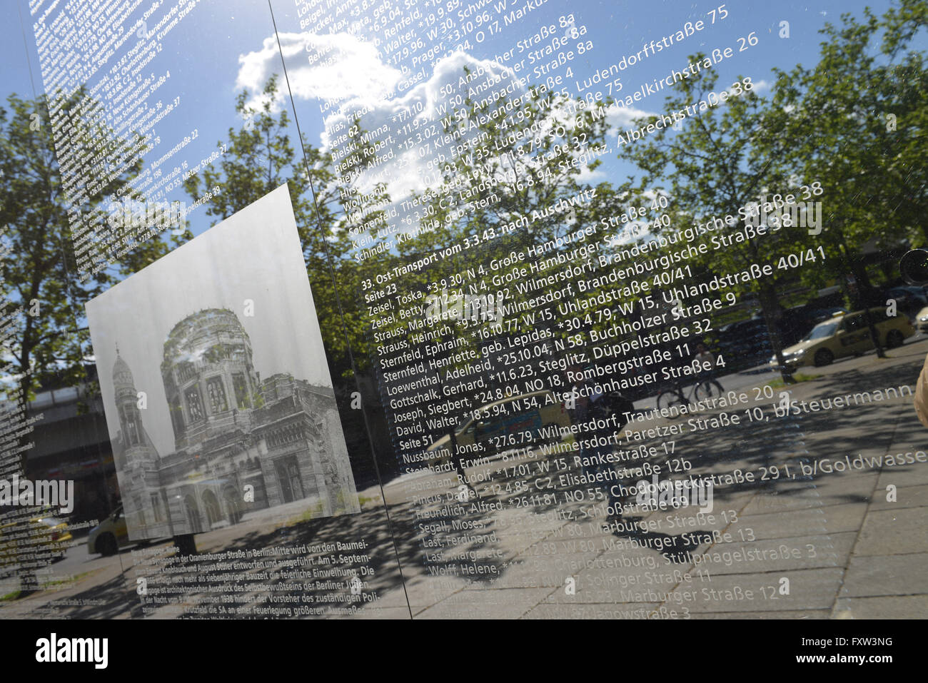 Spiegelwand, Holocaust-Denkmal, Hermann-Ehlers-Platz, Steglitz Berlino, Deutschland Foto Stock