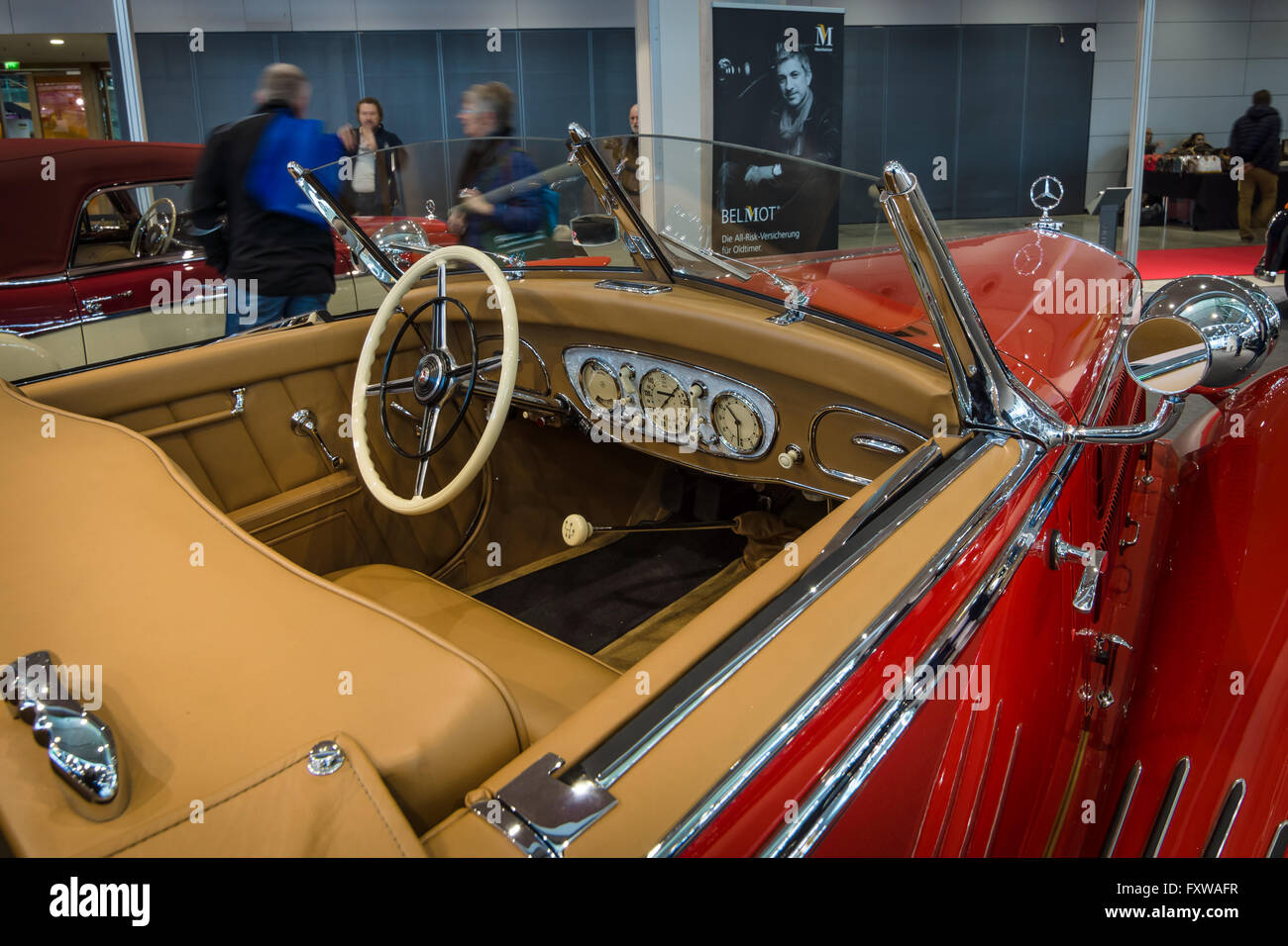 Cabina di un automobile di lusso Mercedes-Benz Typ 290 Roadster (W18), 1935. Foto Stock