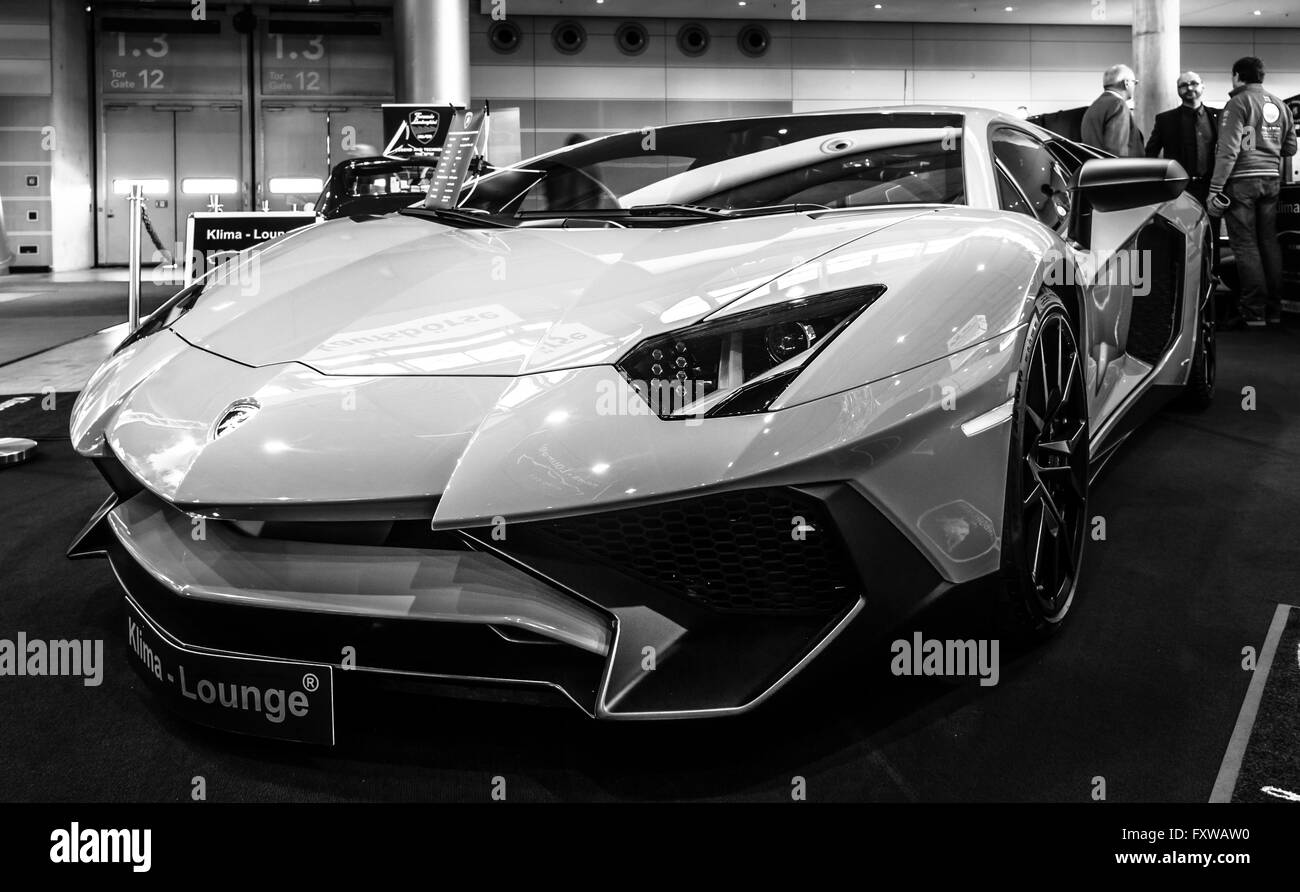 Metà bimotore auto sportive Lamborghini Aventador LP 750-4 SuperVeloce, 2016. Foto Stock