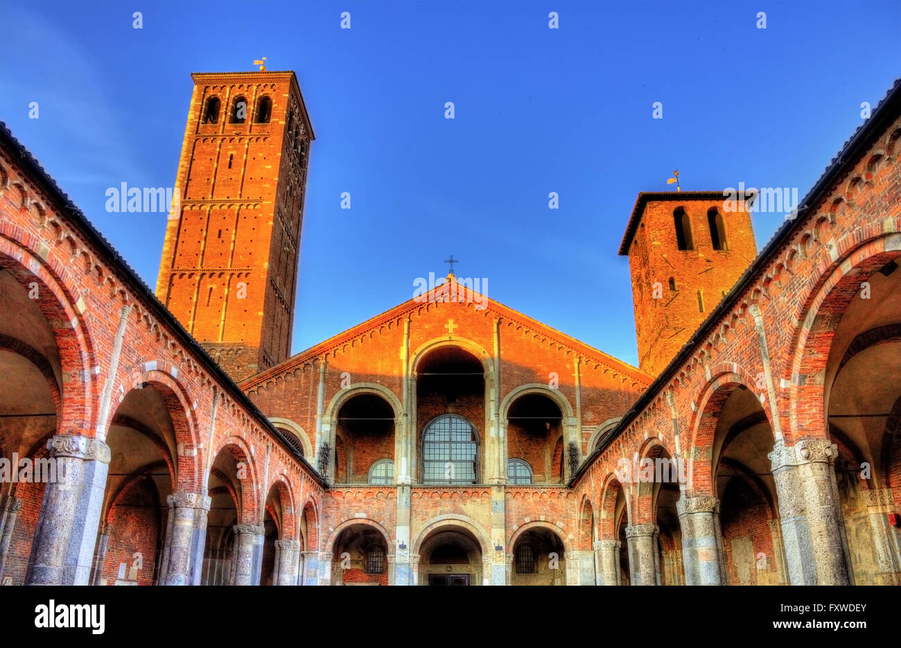 Veiw della Basilica di Sant'Ambrogio a Milano Foto Stock