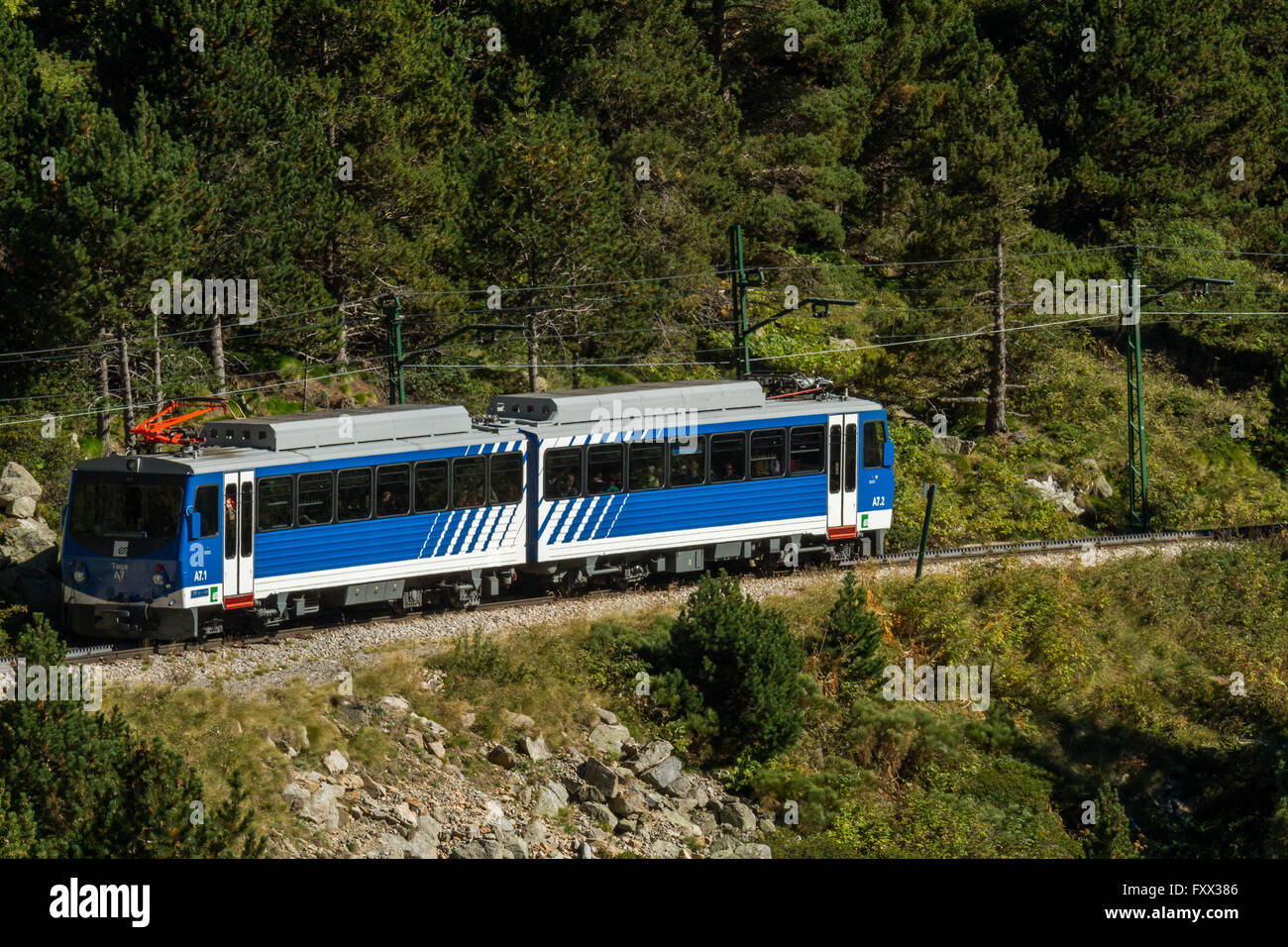 Ferrovia a cremagliera nella valle di Nuria Pirenei catalani Foto Stock