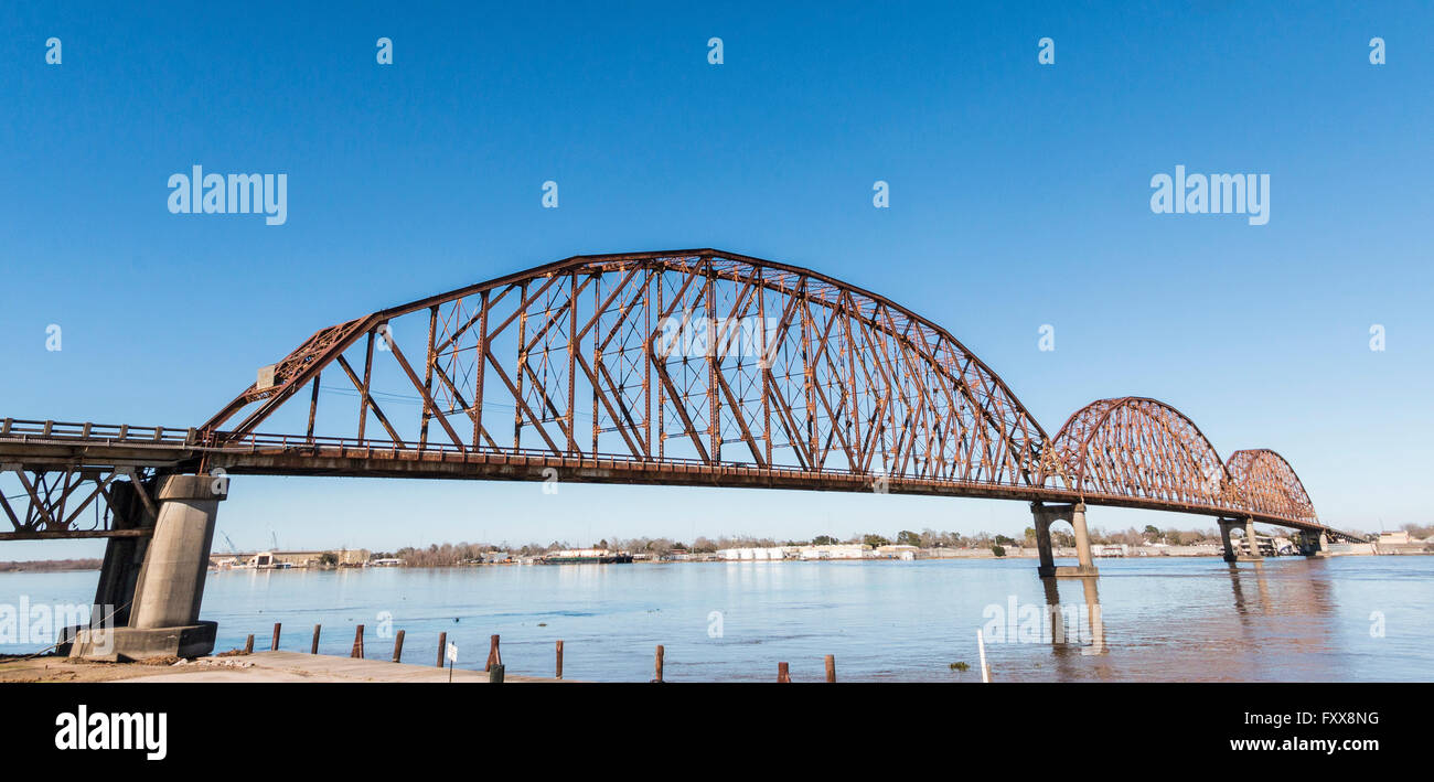 Meglio conosciuta come la 'Easy Rider Bridge,' il ponte Long-Allen, costruito negli anni trenta, è parte di LA182 Foto Stock