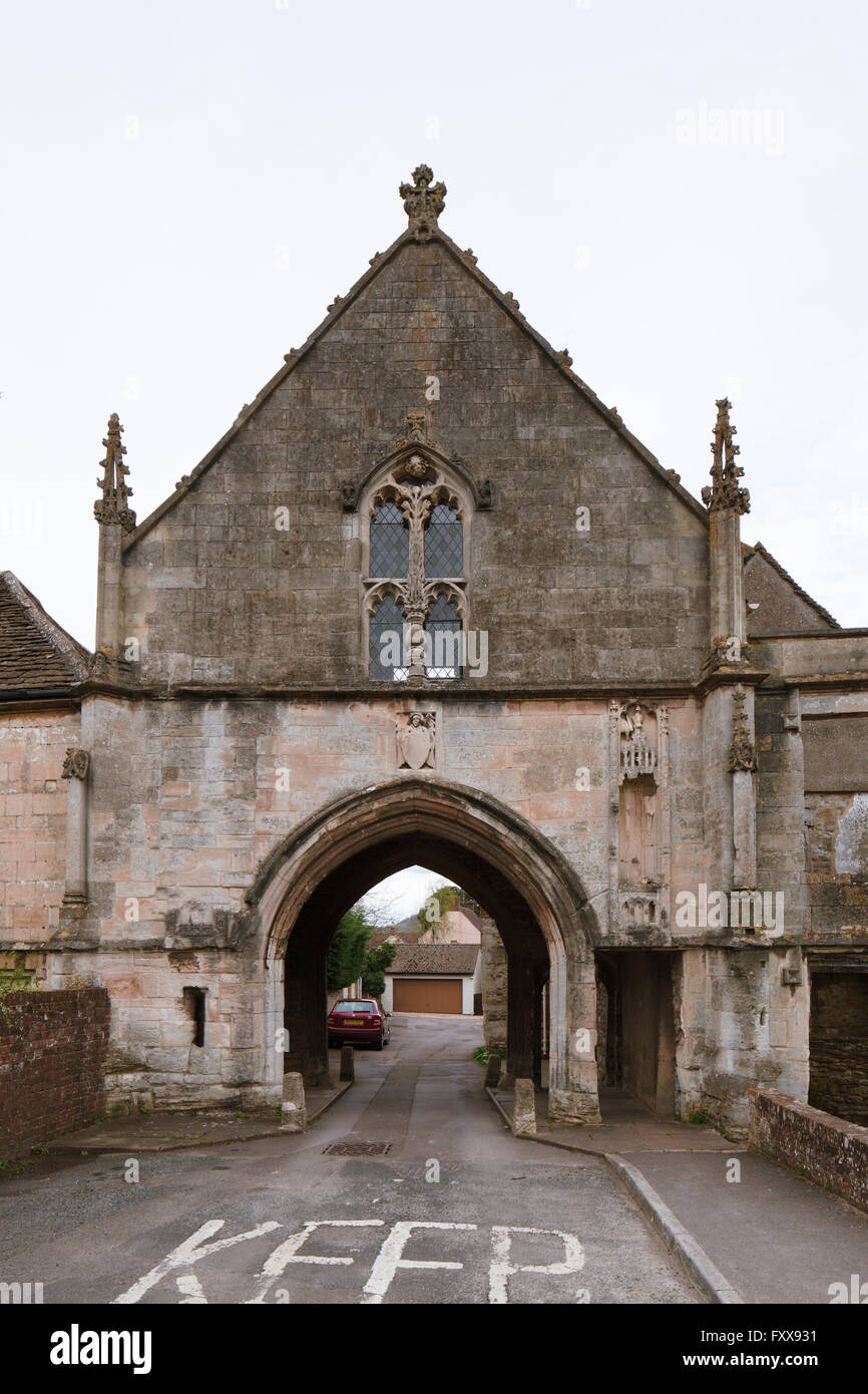 Ex Gatehouse of la perduta abbazia medievale di Stratford-upon-Avon (vicino a Wotton-under-Edge), inizi del XVI secolo. Foto Stock